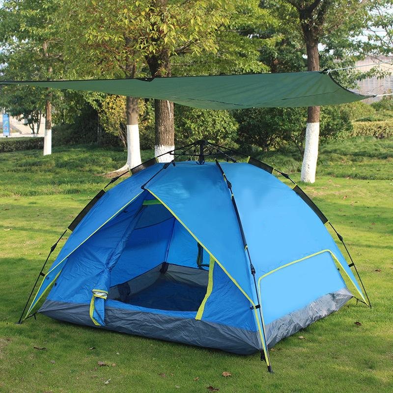 O mică prelată este un instrument excelent pentru camping